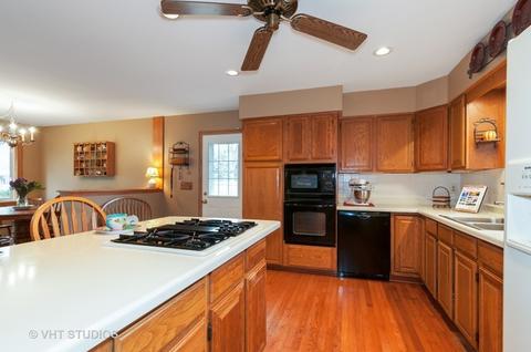 313 Oakcrest Rd, Cary, IL 60013 photo 3