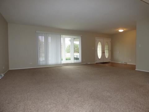 1709 E Seminole Ln, Mount Prospect, IL 60056 photo 2