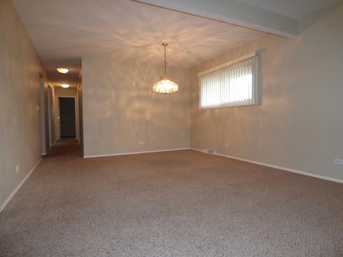 1709 E Seminole Ln, Mount Prospect, IL 60056 photo 3