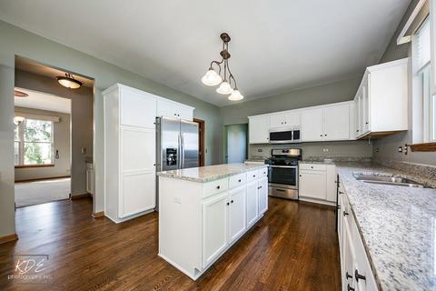 912 Teasel Ln, Aurora, IL 60504 photo 9