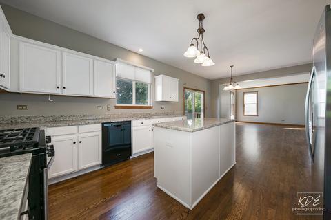 912 Teasel Ln, Aurora, IL 60504 photo 10
