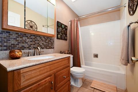 809 W Beechtree Ln, Bartlett, IL 60103 photo 9