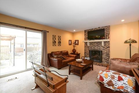 809 W Beechtree Ln, Bartlett, IL 60103 photo 5