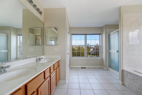 2441 White Barn Rd, Aurora, IL 60502 photo 13