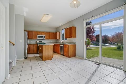 2441 White Barn Rd, Aurora, IL 60502 photo 5