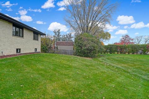 6513 Rodgers Dr, Willowbrook, IL 60527 photo 4