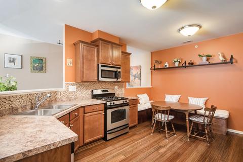 7524 Claridge Dr #D, Bridgeview, IL 60455 photo 4