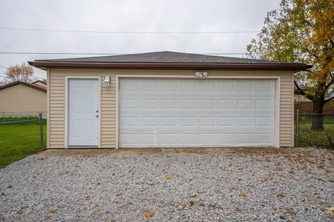 740 Mohawk Dr, Lowell, IN 46356 photo 2