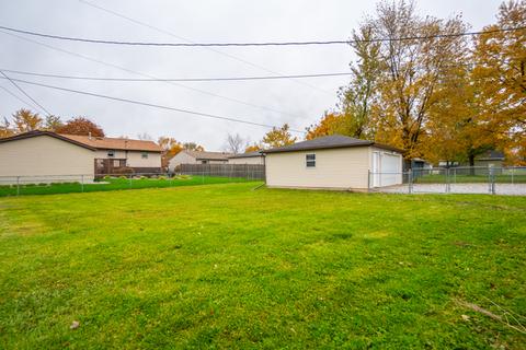 740 Mohawk Dr, Lowell, IN 46356 photo 3