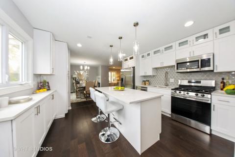 2031 W Parkview Cir, Hoffman Estates, IL 60169 photo 4