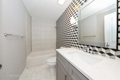 2031 W Parkview Cir, Hoffman Estates, IL 60169 photo 17