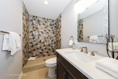 2031 W Parkview Cir, Hoffman Estates, IL 60169 photo 16