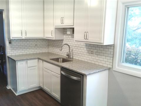 1255 Folkstone Ct, Wheaton, IL 60189 photo 4