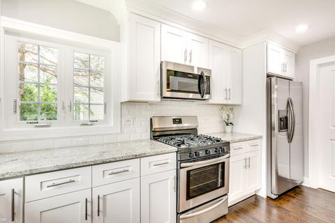 2873 Eisenhower Dr, Des Plaines, IL 60018 photo 4