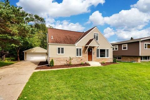 2873 Eisenhower Dr, Des Plaines, IL 60018 photo 1
