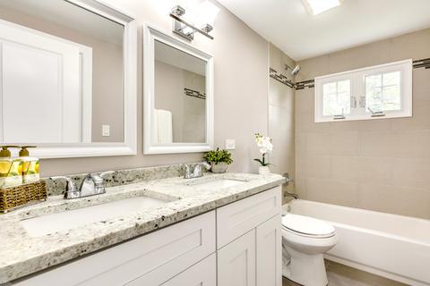 2873 Eisenhower Dr, Des Plaines, IL 60018 photo 14