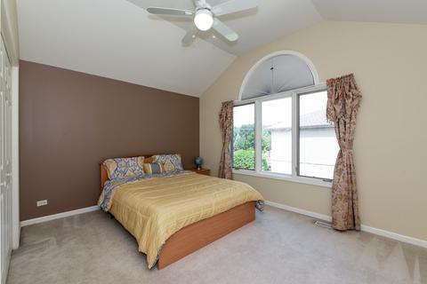 689 E Nerge Rd, Roselle, IL 60172 photo 18