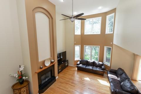 689 E Nerge Rd, Roselle, IL 60172 photo 6