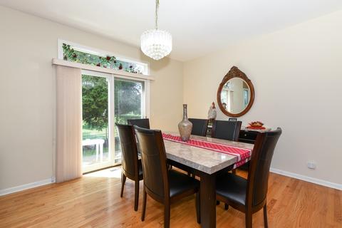 689 E Nerge Rd, Roselle, IL 60172 photo 11
