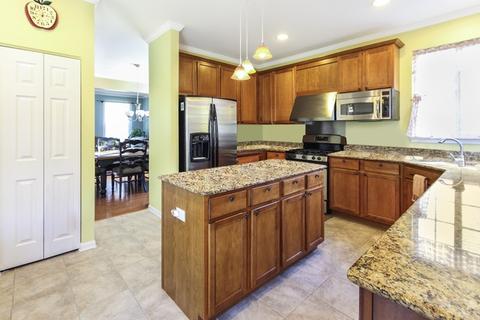 812 Beech Dr, Elgin, IL 60120 photo 7
