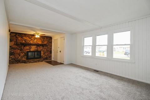 790 E Roxanna Cir, Kankakee, IL 60901 photo 3