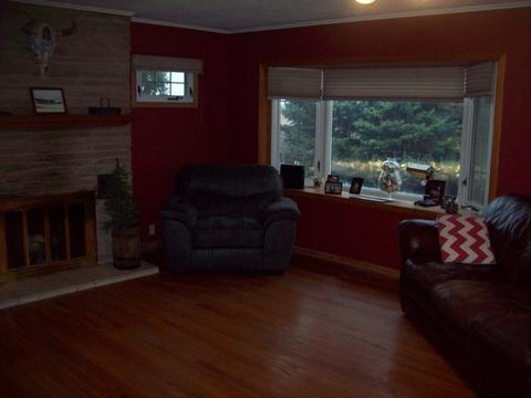 301 5th St, Walnut, IL 61376 photo 8