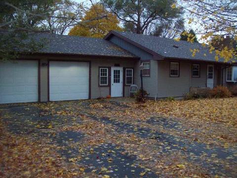 301 5th St, Walnut, IL 61376 photo 3