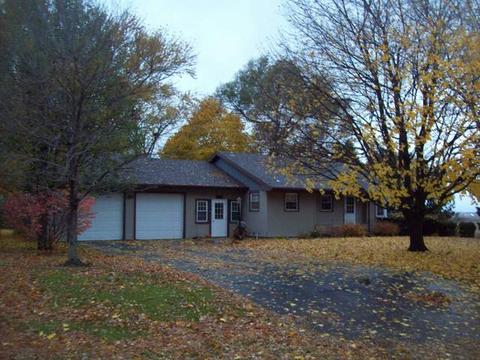 301 5th St, Walnut, IL 61376 photo 1