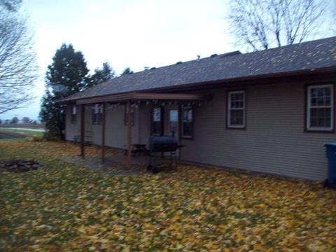 301 5th St, Walnut, IL 61376 photo 5