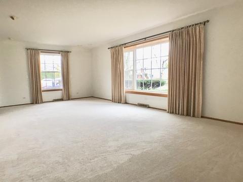 247 Coachmaker Dr, Northbrook, IL 60062 photo 9
