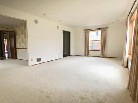 247 Coachmaker Dr, Northbrook, IL 60062 photo 8
