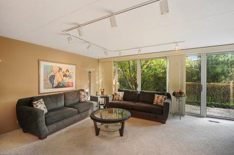 1689 Seton Rd, Northbrook, IL 60062 photo 4