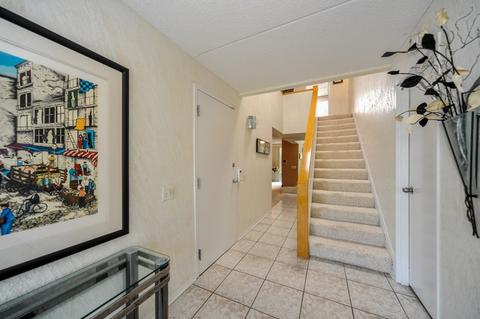 1689 Seton Rd, Northbrook, IL 60062 photo 3