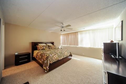 1689 Seton Rd, Northbrook, IL 60062 photo 12