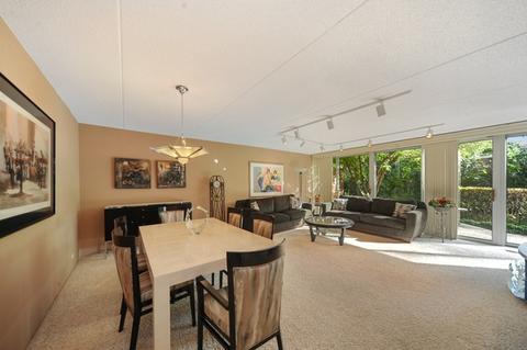 1689 Seton Rd, Northbrook, IL 60062 photo 5