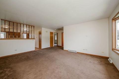 717 Peck Pl, Elgin, IL 60120 photo 2