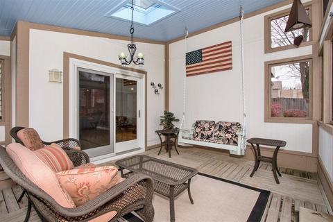 831 S Cleburne Ave, Bartlett, IL 60103 photo 22
