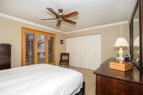 831 S Cleburne Ave, Bartlett, IL 60103 photo 11