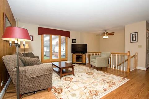 831 S Cleburne Ave, Bartlett, IL 60103 photo 2