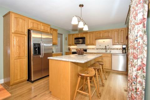 831 S Cleburne Ave, Bartlett, IL 60103 photo 6