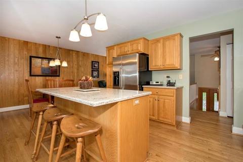 831 S Cleburne Ave, Bartlett, IL 60103 photo 8