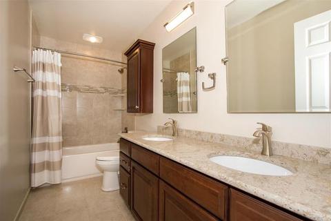 831 S Cleburne Ave, Bartlett, IL 60103 photo 12