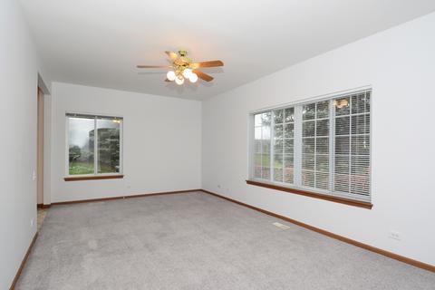 965 Mesa Dr, Elgin, IL 60123 photo 4