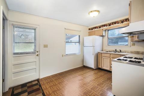 927 Monroe Dr, Freeport, IL 61032 photo 7