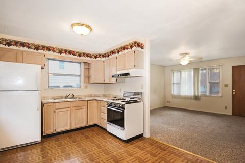 927 Monroe Dr, Freeport, IL 61032 photo 6