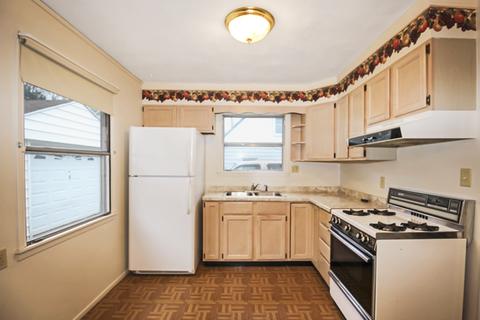 927 Monroe Dr, Freeport, IL 61032 photo 5
