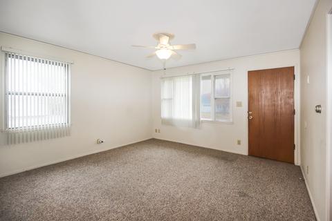 927 Monroe Dr, Freeport, IL 61032 photo 3