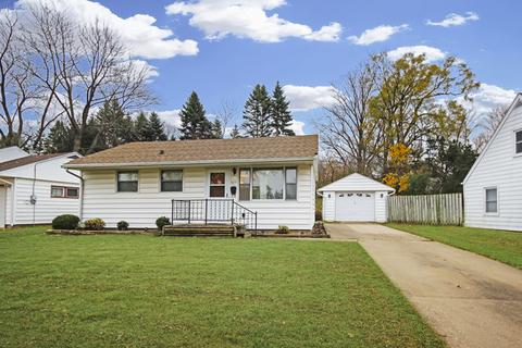 927 Monroe Dr, Freeport, IL 61032 photo 1