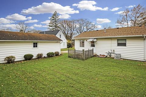 927 Monroe Dr, Freeport, IL 61032 photo 17