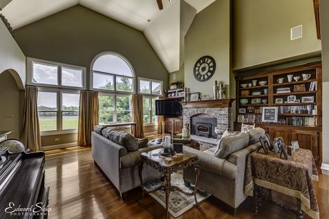 10605 Button Rd, Hebron, IL 60034 photo 4